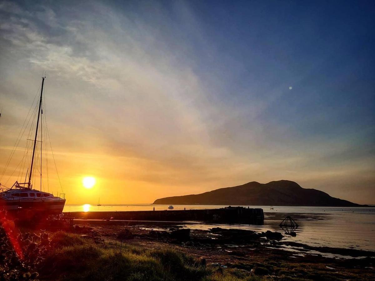 Cosy Cottage With Sea Views Close To Local Shops. Lamlash Buitenkant foto